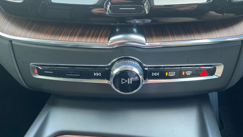 Volvo XC60 2.0 T8 [455] RC PHEV Ultimate Dark 5dr AWD Gtron Estate